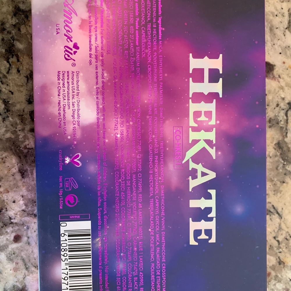 Eyeshadow Pallet - Picture 3 of 4